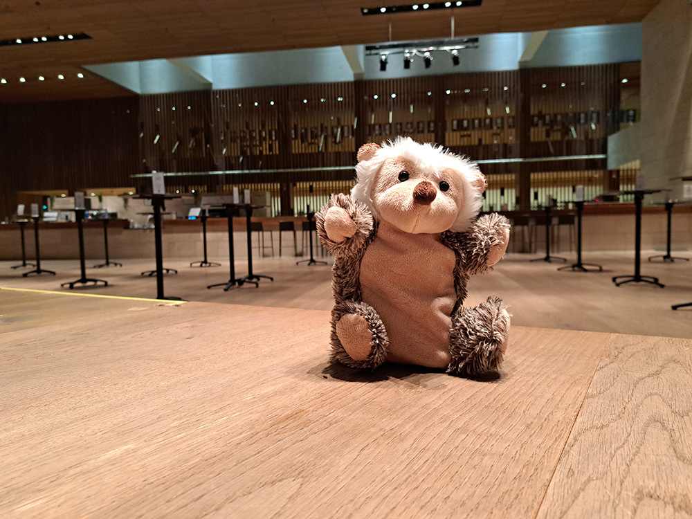 Offenes Foyer Theater mit Poldi